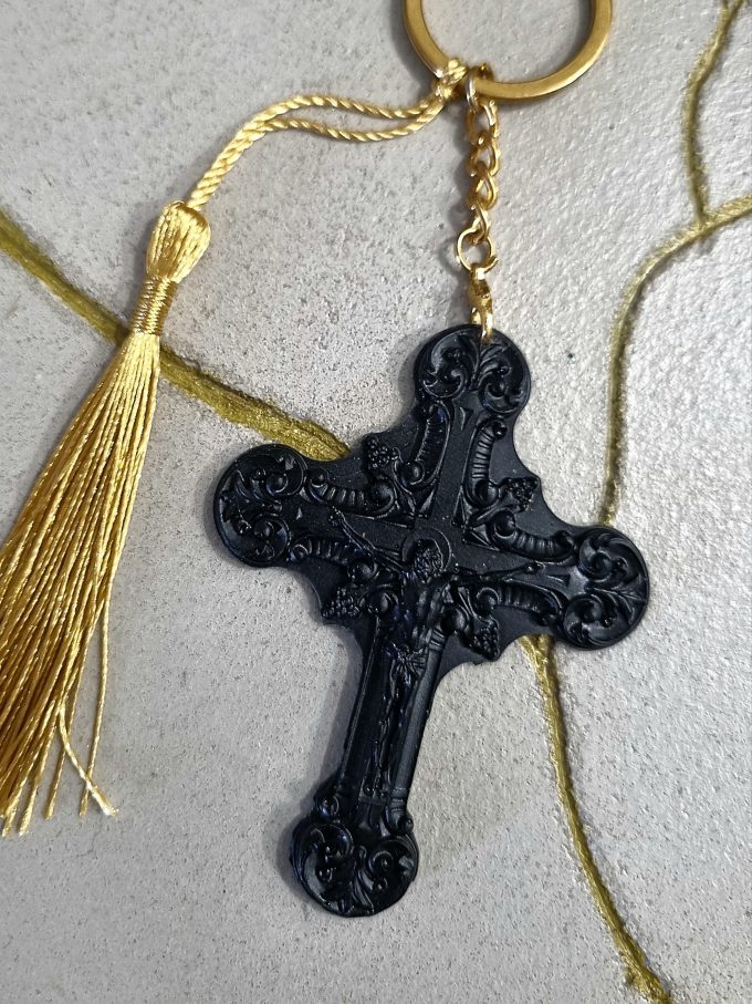 Un grand porte-clés Croix Noir