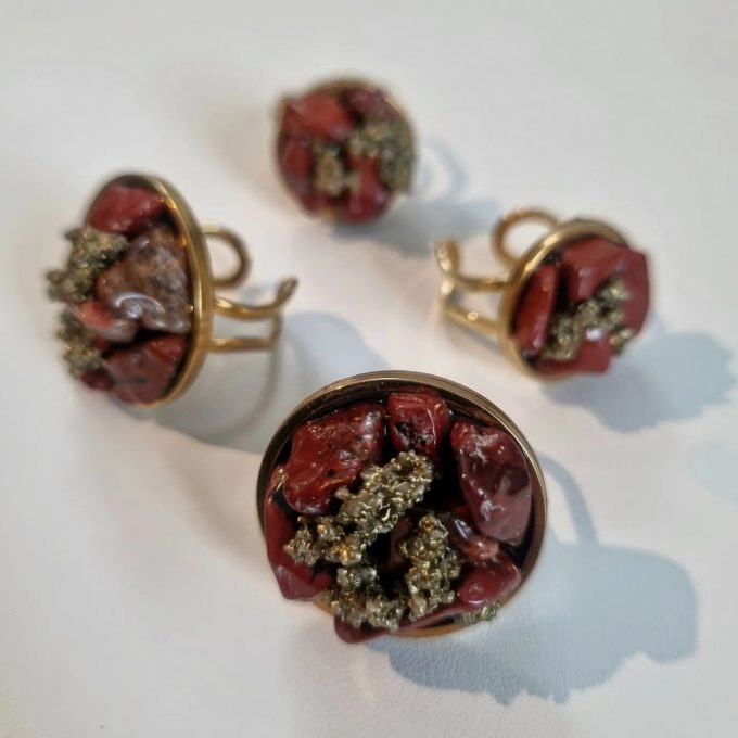 jaspe rouge
Grande bague