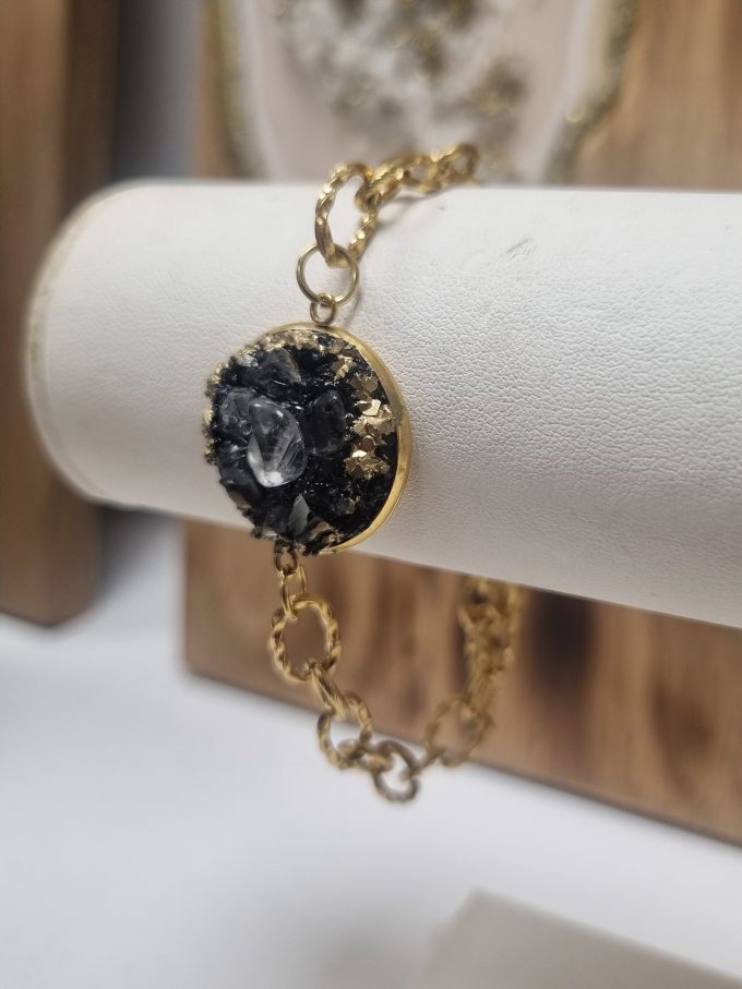 Bracelet Bissane Quartz blanc et minéraux noir petit pendentif
